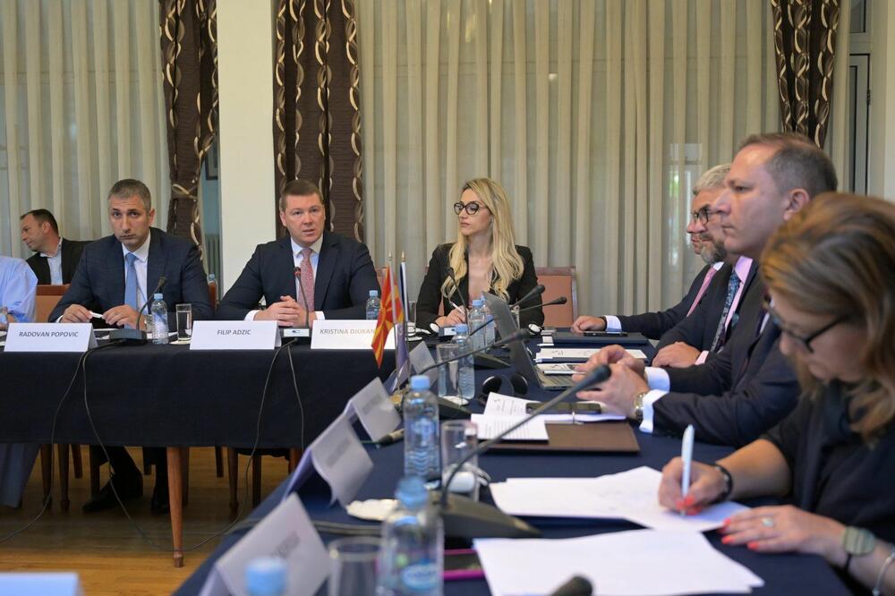 Sa foruma, Foto: MUP