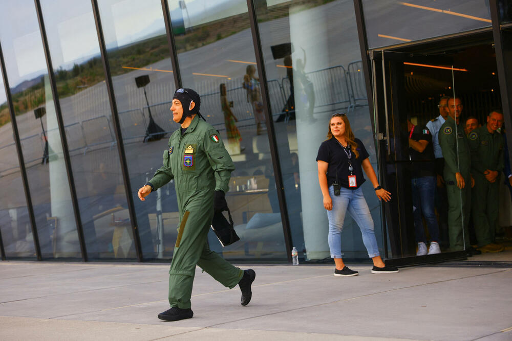 <p>Na najvećoj visini, posada je iskusila nekoliko minuta bestežinskog stanja sa ugašenim motorom prije nego što je letjelica prešla u režim ponovnog ulaska u orbitu i vratila nazad na pistu blizu El Pasa</p>
