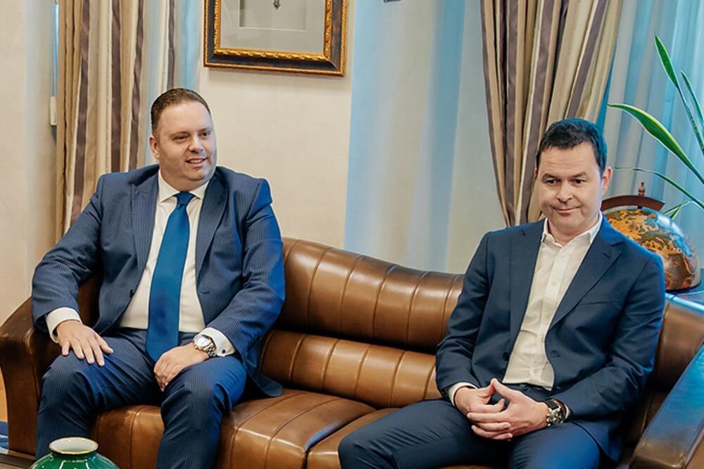 Da li je bilo pomoći u namještanju konkursa: Hodžić i Anžur, Foto: Gov.me