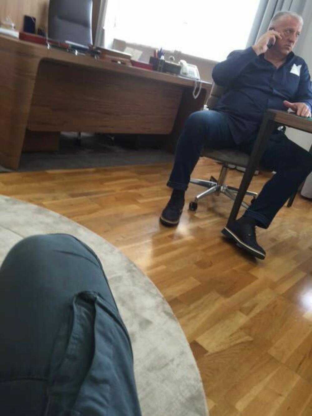 Fotografija Zorana Lazovića koju na Skaj aplikaciji dijeli njegov sin Petar