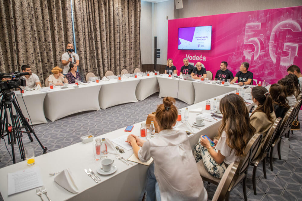 <p>Modernizacija mobilne mreže Crnogorskog Telekoma jasno izdvaja tu kompaniju na tržištu i pozicionira je kao stabilan i uvijek dostupan servis korisnicima, što je posebno važno tokom ljetnje sezone, u kojoj je internet saobraćaj za 50 odsto veći nego u ostatku godine.</p>