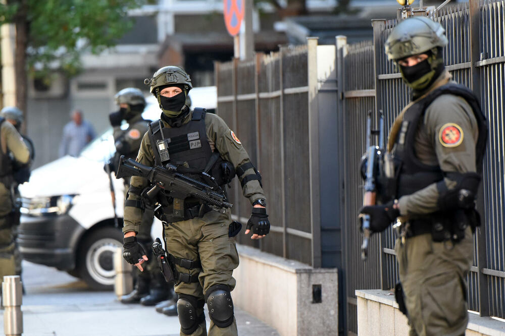 “Organizovani kriminal duboko infiltriran u državne strukture”: Policija u akciji (ilustracija), Foto: SAVO PRELEVIC