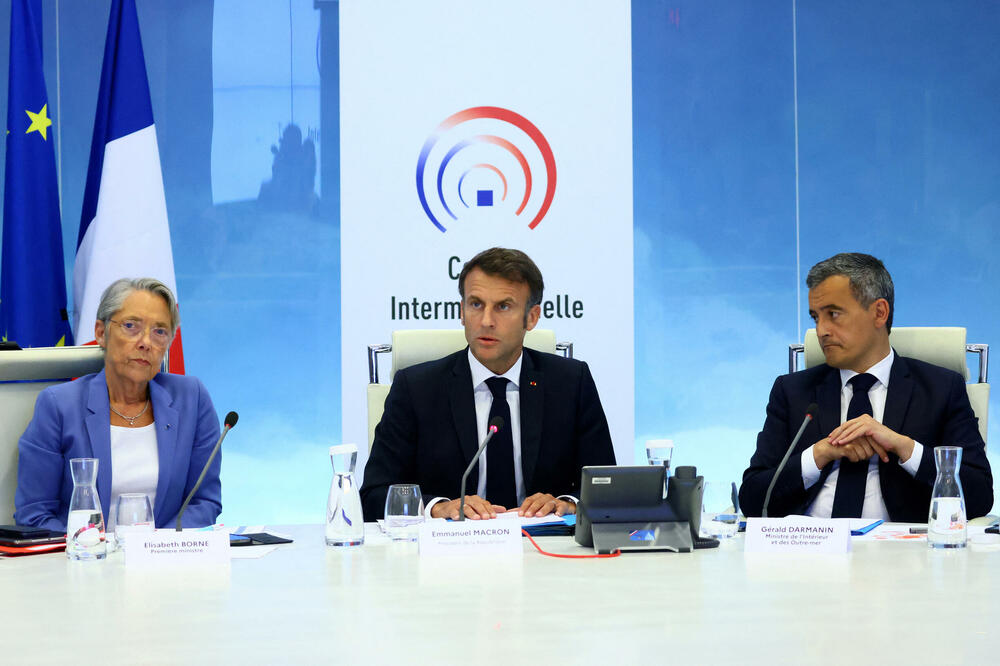 Born, Makron i Darmanin, Foto: Reuters