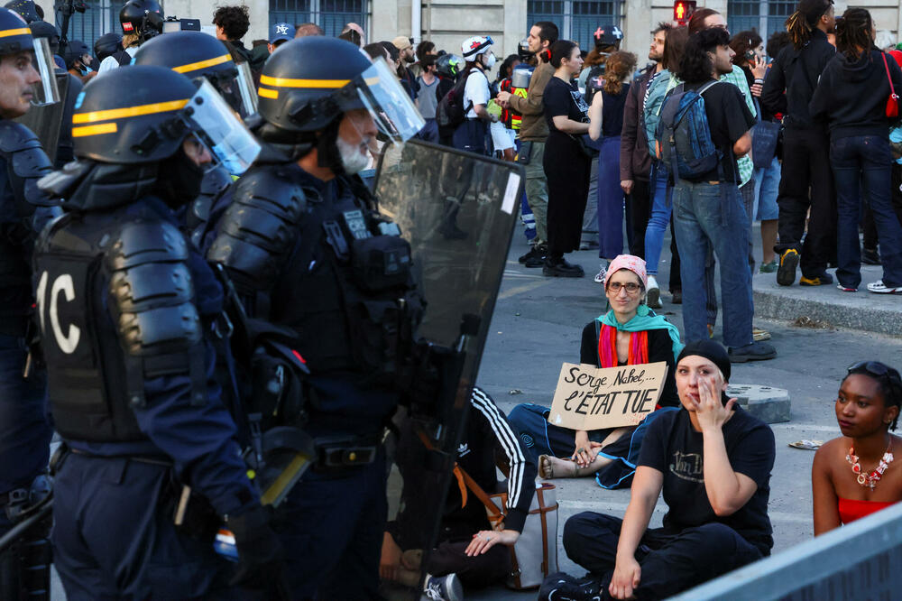 Demonstranti i policija na Trgu Konkord, Foto: Reuters