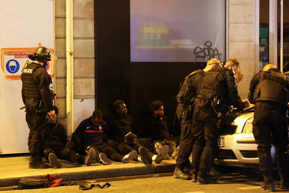 <p>Od početka protesta širom zemlje je uhapšeno više od 2.400 ljudi, uglavnom maloljetnika</p>