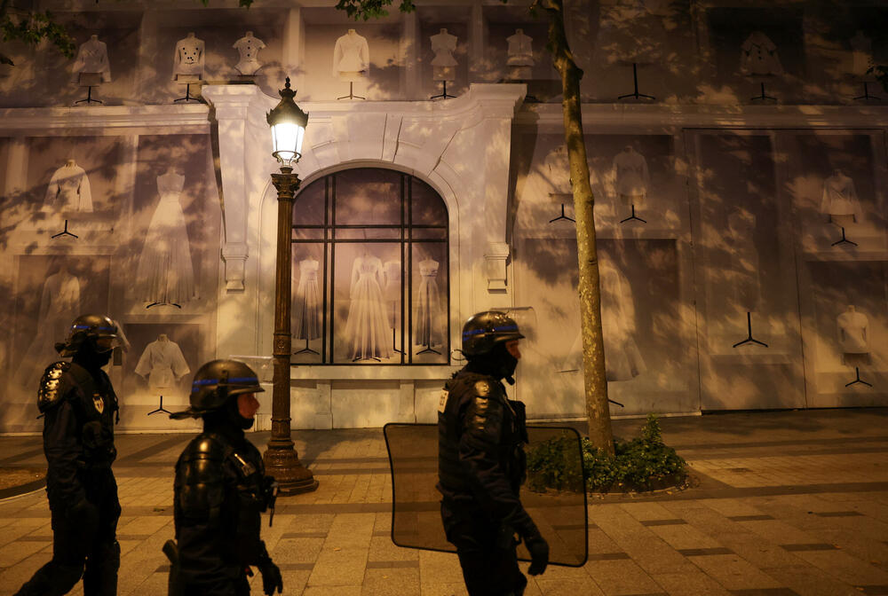 <p>Od početka protesta širom zemlje je uhapšeno više od 2.400 ljudi, uglavnom maloljetnika</p>