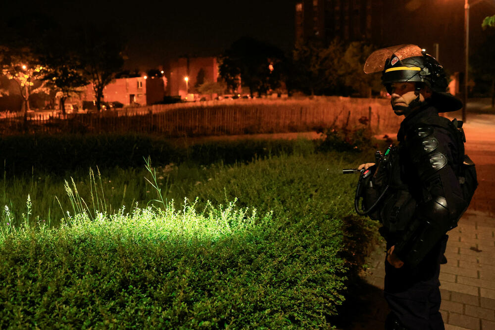 <p>Od početka protesta širom zemlje je uhapšeno više od 2.400 ljudi, uglavnom maloljetnika</p>