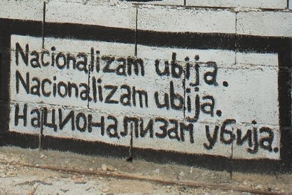 Paranoja vlasti i politike