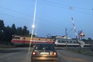 Nije prvi put: Rampa u Zagoriču podignuta, a voz prolazi