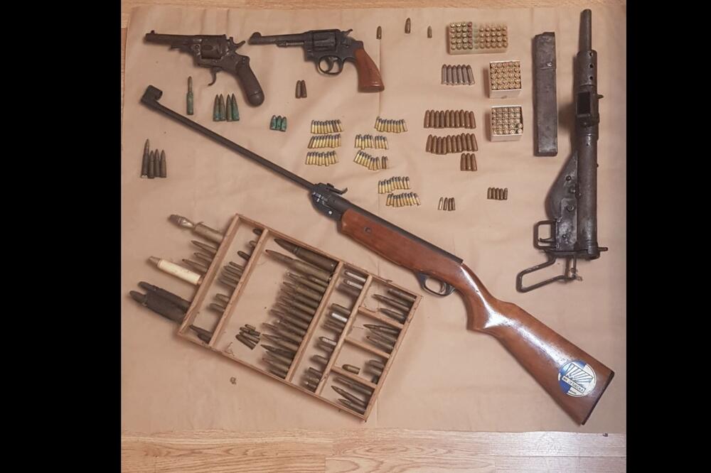 Oduzeto oružje i municija, Foto: Uprava policije