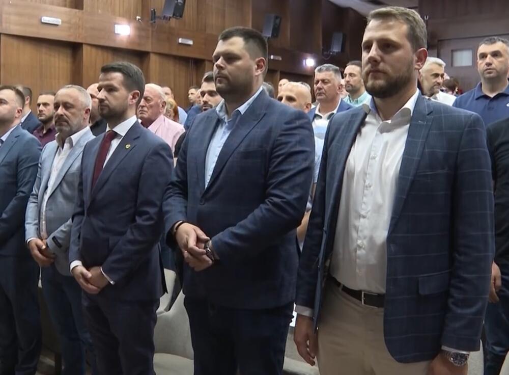 <p>Kovačević je to uradio sinoć tokom obilježavanja 13 godina rada Dnevnog centra za djecu sa smetnjama u razvoju i osoba sa invaliditetom Nikšić</p>