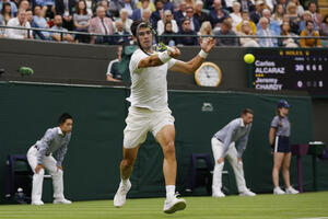 Alkaras lako sa Šardijem na startu Vimbldona