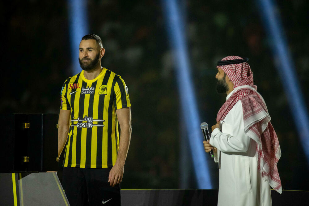 I "Zlatna lopta" je stigla u Saudijsku Arabiju: Karim Benzema na predstavljanju u Al Itihadu, Foto: Reuters