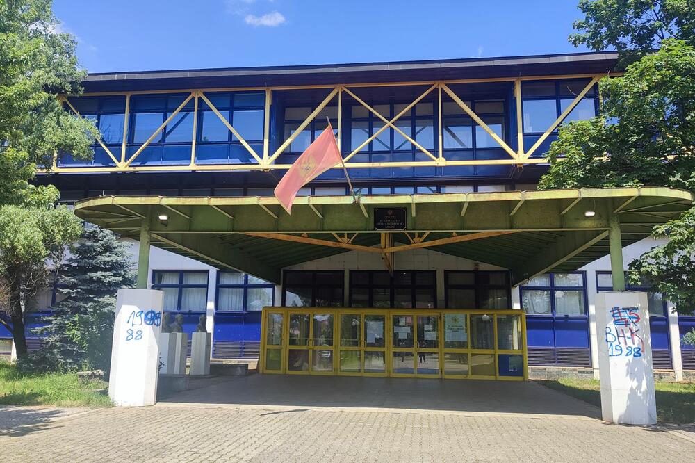 Gimnazija u Nikšiću, Foto: Svetlana Mandić