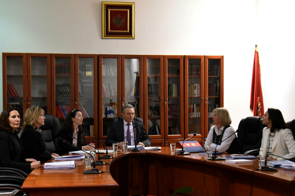 Sa jedne od prethodnih sjednica, Foto: Boris Pejović