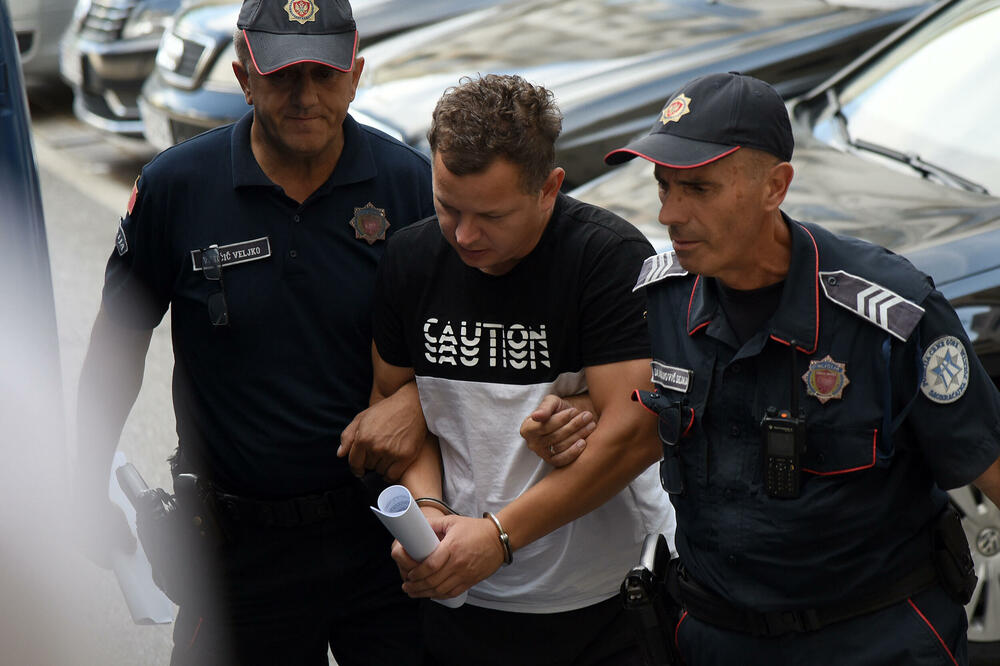 Jedan od uhapšenih, Foto: Luka Zeković