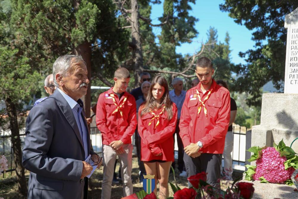 <p>"Bar već sedamdeset devetu godinu zaredom odaje poštovanje herojskoj žrtvi omladine, kao simbola antifašističke tradicije i borbe za slobodu", saopšteno je iz Opštine</p>