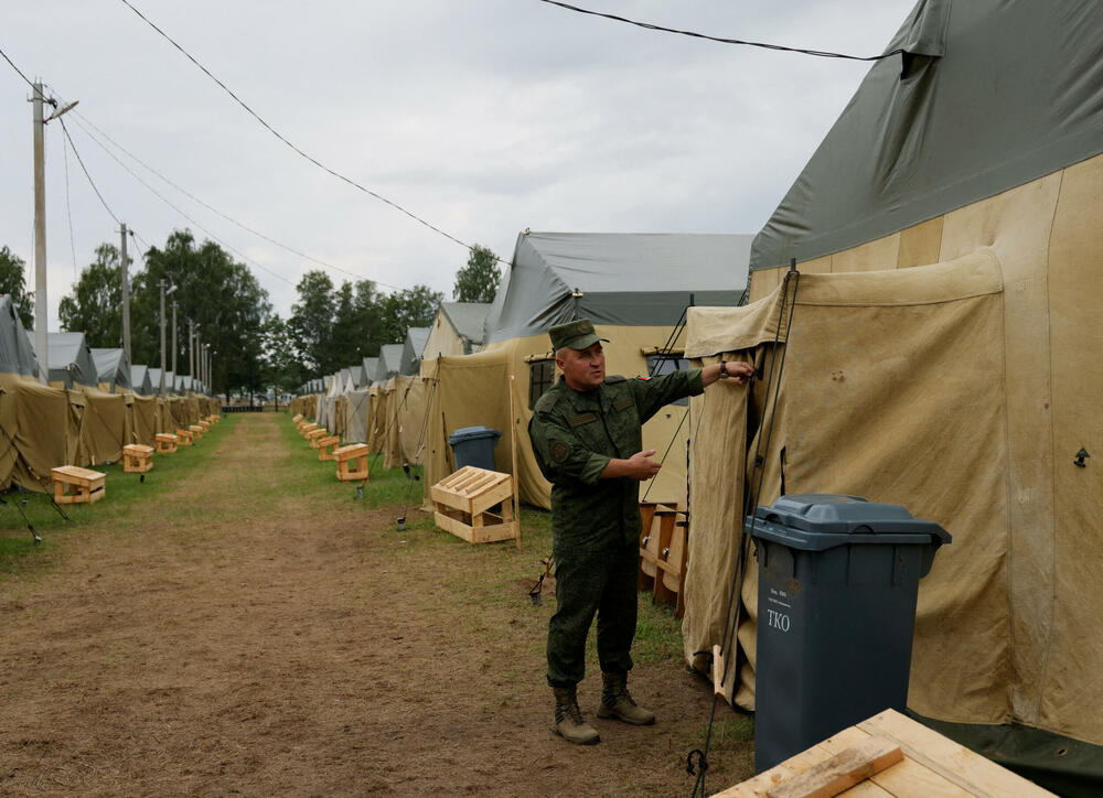 <p>Novinarima su pokazani redovi praznih šatora za koje je Kosinski rekao da mogu da prime do 5.000 vojnika u kampu koji je koristila bjeloruska vojska prije nego što je predat snagama teritorijalne odbrane</p>
