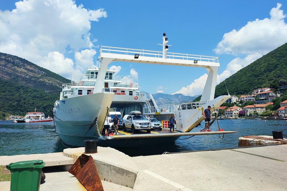 Detalj sa trajektne linije Kamenari - Lepetane, Foto: Siniša Luković