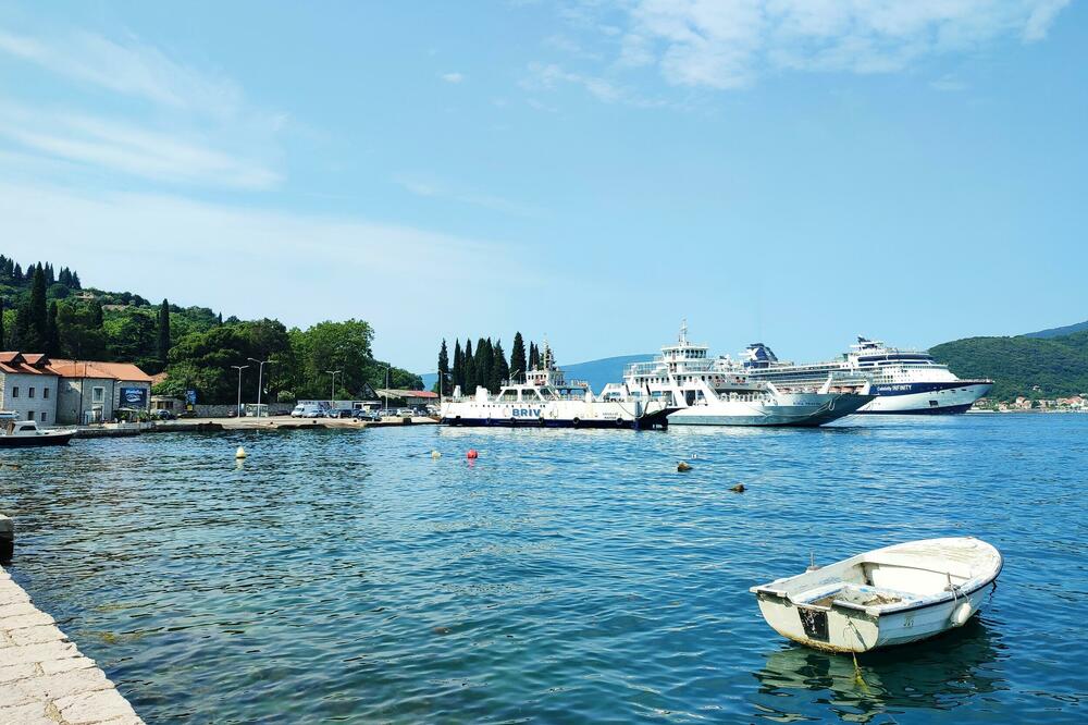 Detalj sa trajektne linije Kamenari - Lepetane, Foto: Siniša Luković