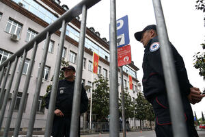 Neformalni centri moći koče suđenje Rejesu za ranjavanje Batute:...