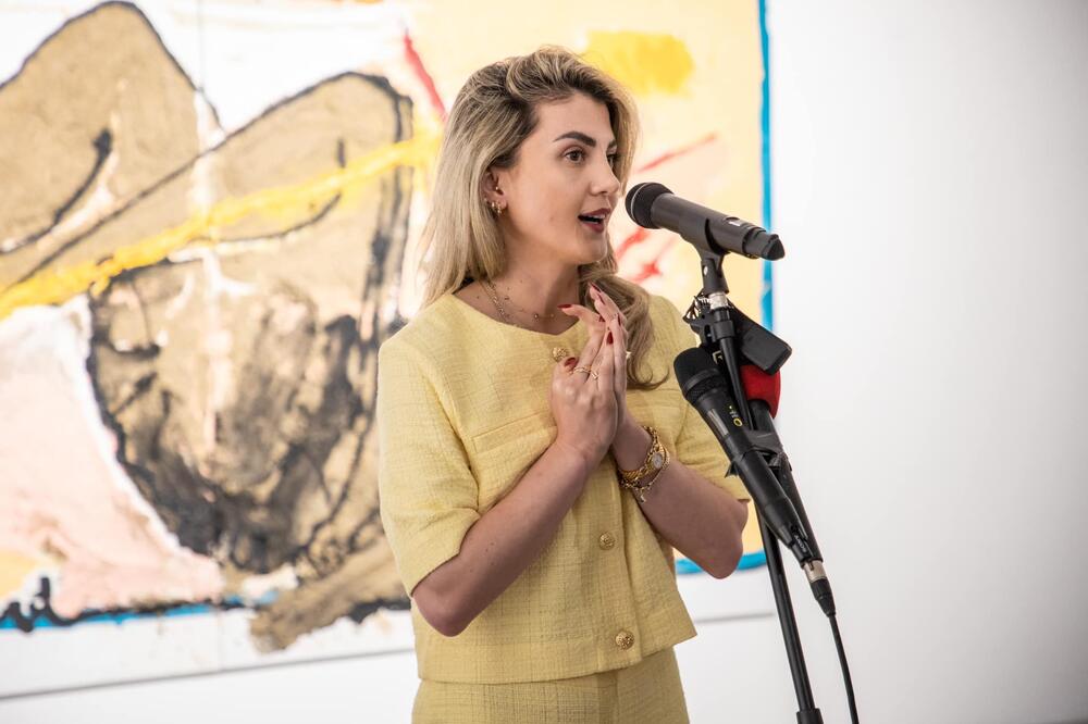 Albana Ejupi na otvaranju izložbe, Foto: Đorđe Cmiljanić