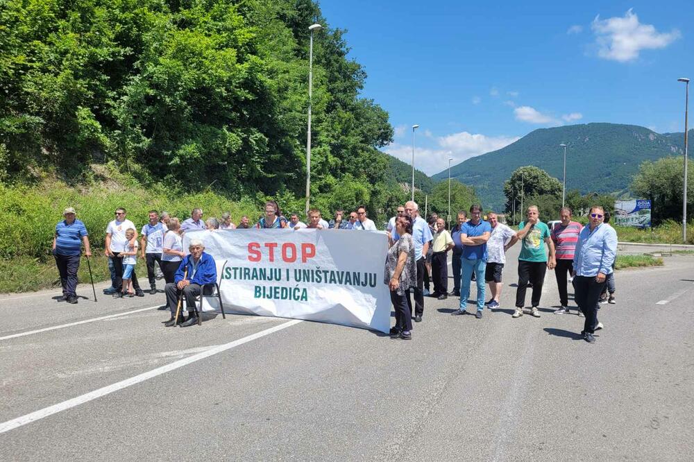 Blokiran put, Foto: Jadranka Ćetković