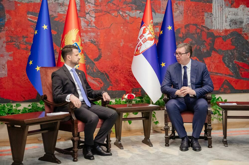 <p>Milatović je dočekan uz najviše vojne i državne počasti ispred Palate Srbije u Beogradu gdje boravi u zvaničnoj dvodnevnoj posjeti</p>