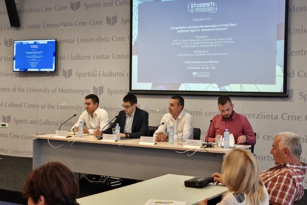 Sa okruglog stola UCG-a, Foto: Nikola Saveljić