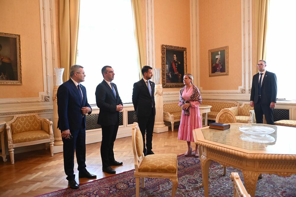 <p>Milatović obišao je i zdanje Narodne skupštine Republike Srbije</p>