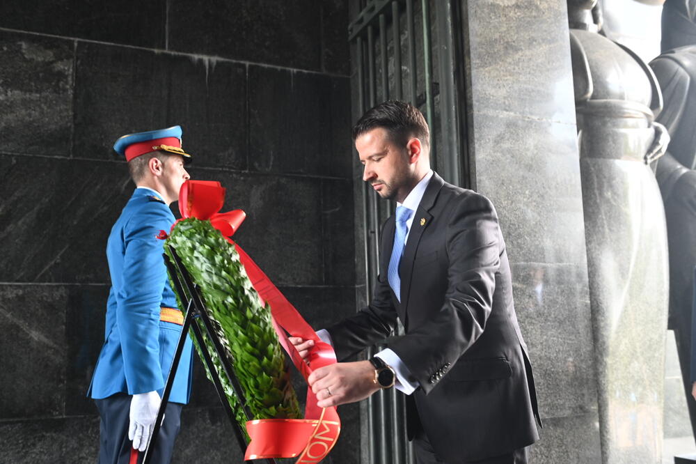 Milatović položio vijenac na Spomenik neznanom junaku, Foto: Predsjednik Crne Gore