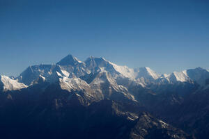 Nepalski alpinista Kami Rita 30. put na vrhu Mont Everesta, nov...