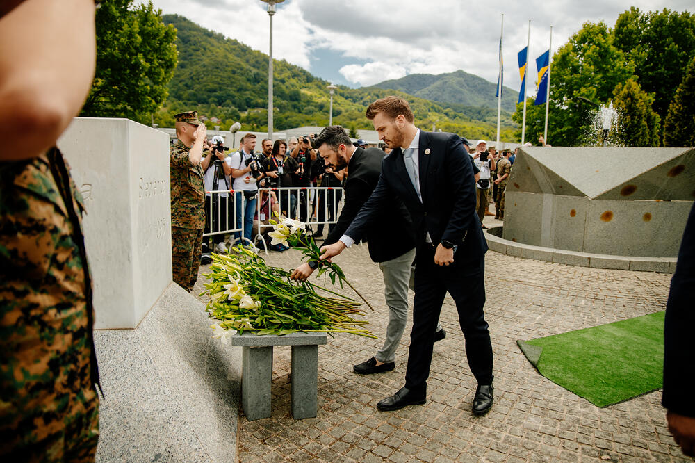 Dukaj prošle godine u Srebrenici, Foto: Ministarstvo javne uprave