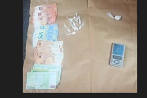 Podgoričanin uhapšen u Budvi: Policija oduzela kokain, vagu, 800...