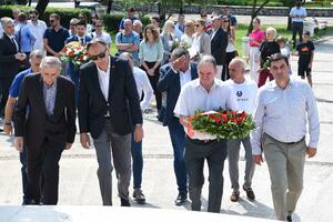 Delegacija SDP-a položila vijenac na spomenik na Pobrežju