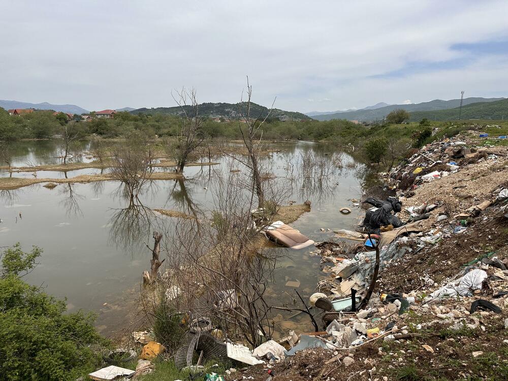 <p>"Građani mjesnih zajednica pokazuju veliku zabrinutost za kvalitet životne sredine koja je ugrožena nesavjesnim odglanjem otpada brojnih pojedinaca ali i kompanija, koji u velikom broju doprinose narušavanju životne sredine"</p>