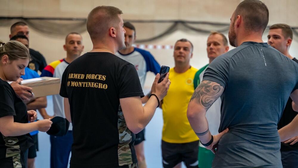 <p>Na turniru u vojnoj bazi učestvovali pripadnici oružanih snaga iz još deset zemalja, prikupljeno 1.850 eura</p>