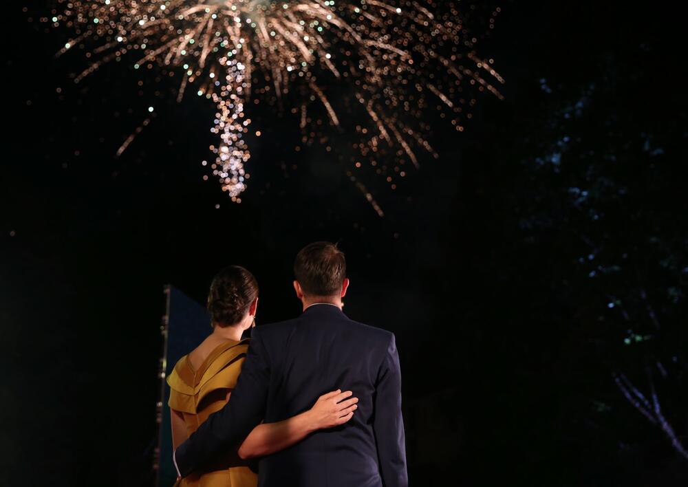 <p>Predsjednik Crne Gore Jakov Milatović povodom Dana državnosti organizvao je sinoć prijem na Cetinju.</p>  <p>Prijemu su prisustvovale brojne zvanice iz političkog, naučnog, kulturnog, privrednog i sportskog života, građanski aktivisti, raniji najviši državni funkcioneri, kao i predstavnici diplomatskog kora i visoki zvaničnici međunarodnih organizacija i institucija.</p>