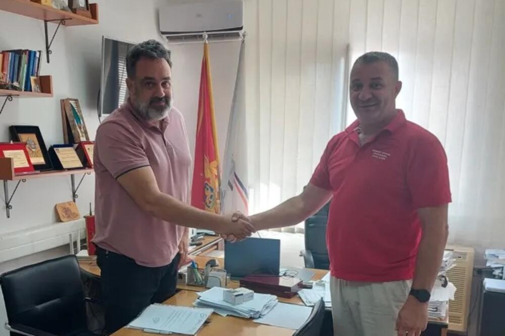 Drakić i predsjednik Sindikata uprave i pravosuđa Nenad Rakočević, Foto: sindupcg.me