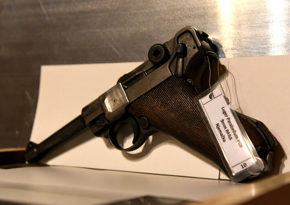 <p>Ovo je podsjetnik na to koja je cijena plaćena za slobodu i nezavisnost Crne Gore. Podsjetnik da tom slobodom nikada i nipošto ne trgujemo, da budemo odani Crnoj Gori. Na antifašizmu počiva moderna Crna Gora i moramo ga čuvati, kaže desetar/kustos Mitar Božović</p>