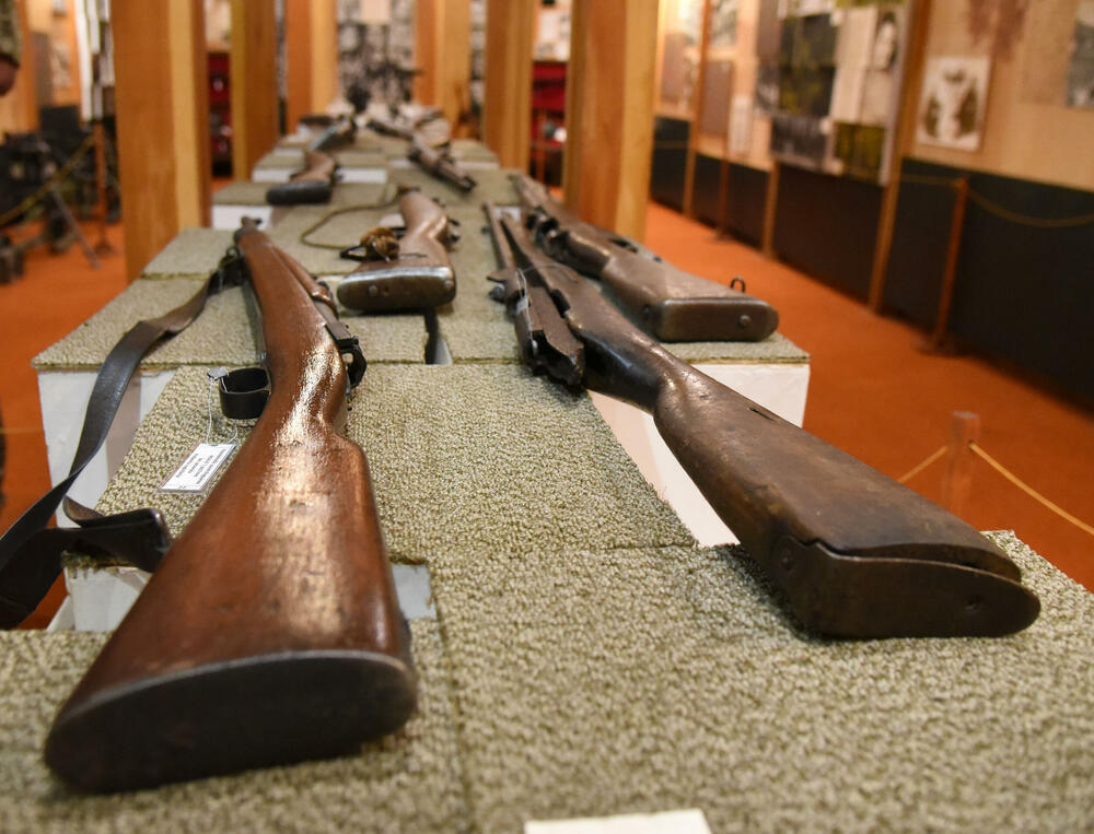 <p>Ovo je podsjetnik na to koja je cijena plaćena za slobodu i nezavisnost Crne Gore. Podsjetnik da tom slobodom nikada i nipošto ne trgujemo, da budemo odani Crnoj Gori. Na antifašizmu počiva moderna Crna Gora i moramo ga čuvati, kaže desetar/kustos Mitar Božović</p>