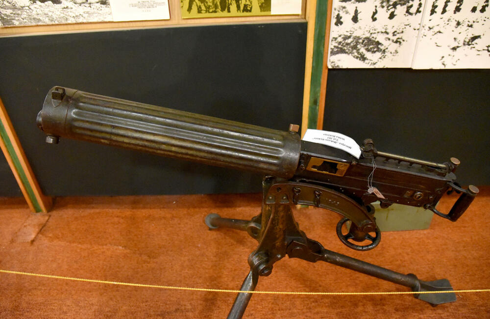 <p>Ovo je podsjetnik na to koja je cijena plaćena za slobodu i nezavisnost Crne Gore. Podsjetnik da tom slobodom nikada i nipošto ne trgujemo, da budemo odani Crnoj Gori. Na antifašizmu počiva moderna Crna Gora i moramo ga čuvati, kaže desetar/kustos Mitar Božović</p>