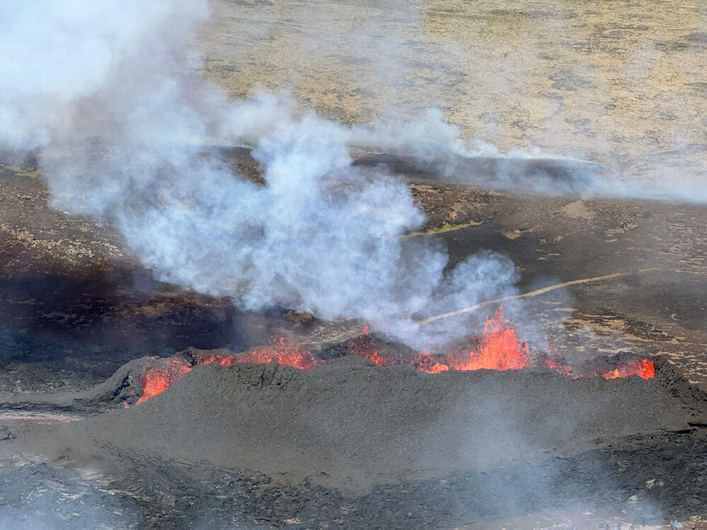 <p>Vulkan Fagradalsfjal je u protekle dvije godine imao dvije erupcije – prošli put prije 11 mjeseci. U tim slučajevima nije nanosio veliku štetu ili ometao vazdušni saobraćaj, uprkos blizini aerodroma</p>