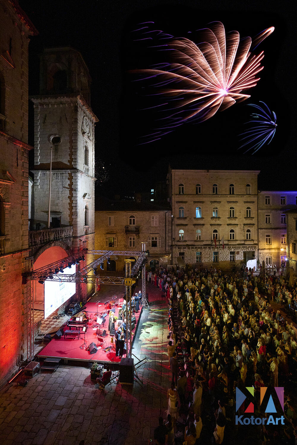 <p>Noć za pamćenje - stajaće ovacije za Nemanju Radulovića i Double Sens</p>