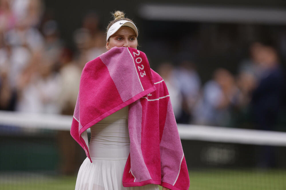 Marketa Vondroušova u nevjerici nakon finala, Foto: Reuters/Andrew Couldridge