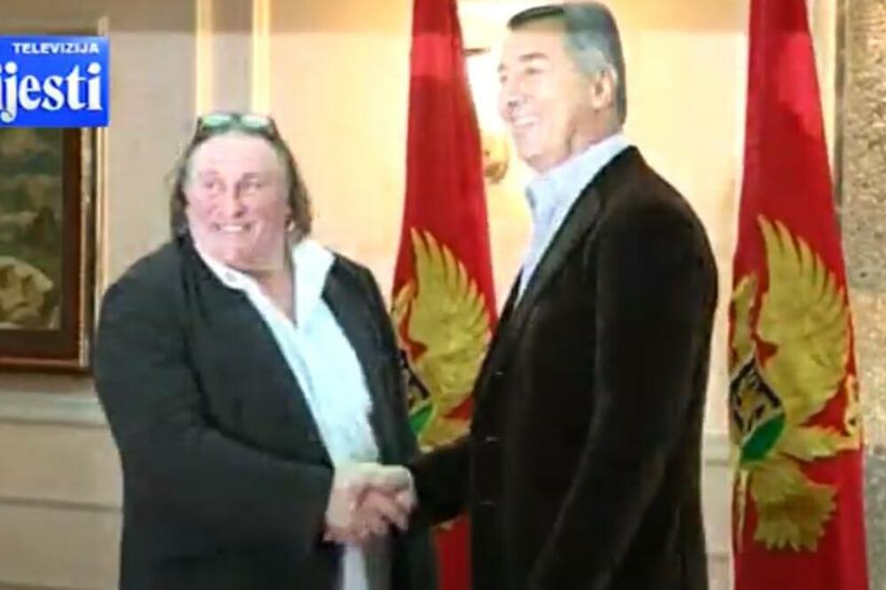Žerar Depardje i tadašnji premijer države, Milo Đukanović, Foto: Printscreen/YouTube/TV Vijesti