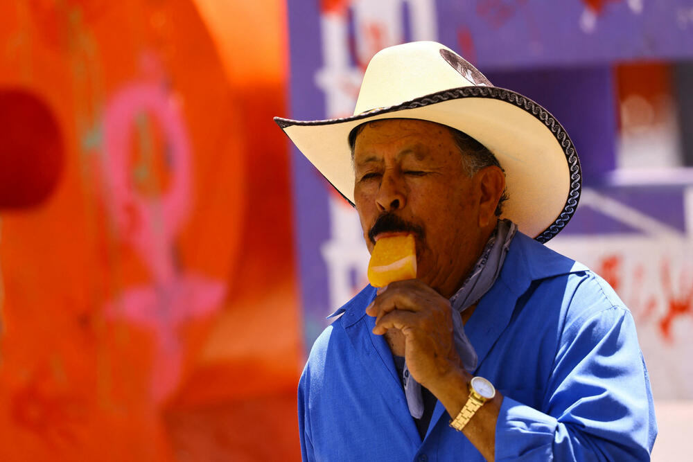 <p>Živa u termometru bi mogla bi dostići 40 stepeni Celzijusa u Rimu do ponedjeljka, a čak 43 stepena u utorak, obarajući rekord od 40,5 stepeni u augustu 2007. godina</p>