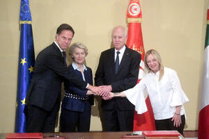 Tunisia and the EU signed a strategic partnership on economy and politics...