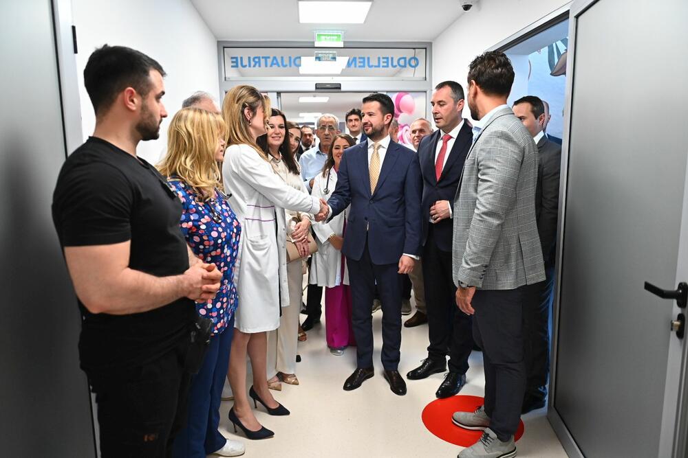 <p>"Ovo odjeljenje sada ima sve što je potrebno kako bi djeca u Bijelom Polju dobila adekvatno liječenje i boravak nakon liječenja u skladu sa najvišim standardima, a ljekari dobre uslove za rad i šansu da u Crnoj Gori i Bijelom Polju doprinose razvoju dječije medicine.”</p>