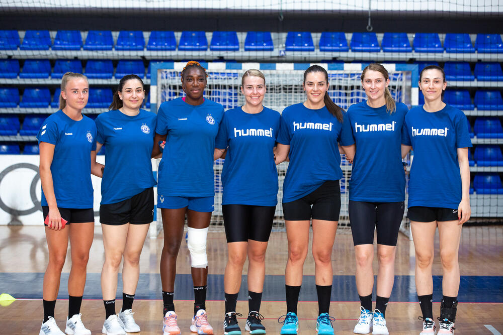 <p>Prve sedmice izabranice Bojane Popović će trenirati u Podgorici, pripreme nastavljaju u Igalu, a tokom avgusta će kroz provjere koje će imati u Ljubljani, Mecu i Koprivnici, graditi formu za sezonu</p>